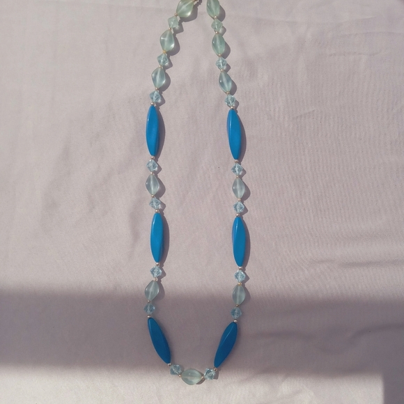 Lot of costume jewelry neckaces - Picture 3 of 6